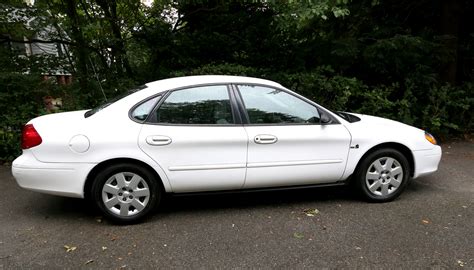 2000 Ford Taurus