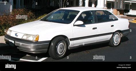 Ford Taurus First Generation