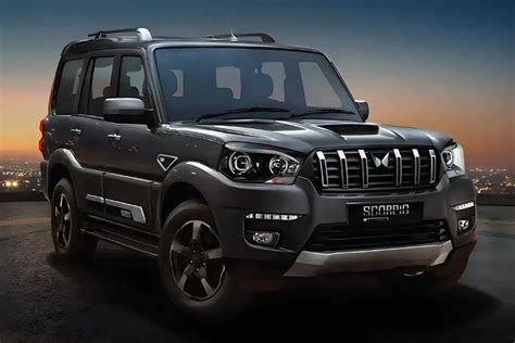 Mahindra Scorpio Driving