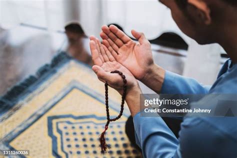 Man praying during fasting