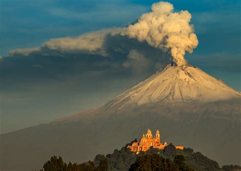 Popocatépetl Volcano
