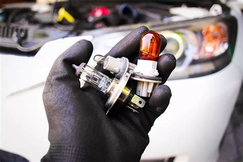 Replacing Car Bulbs