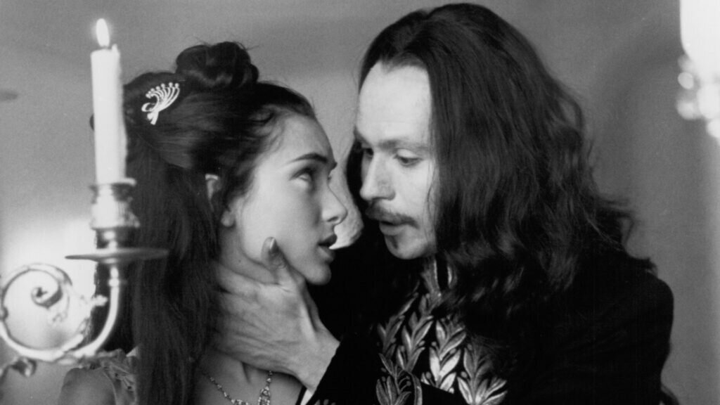 Winona Ryder as Mina Harker